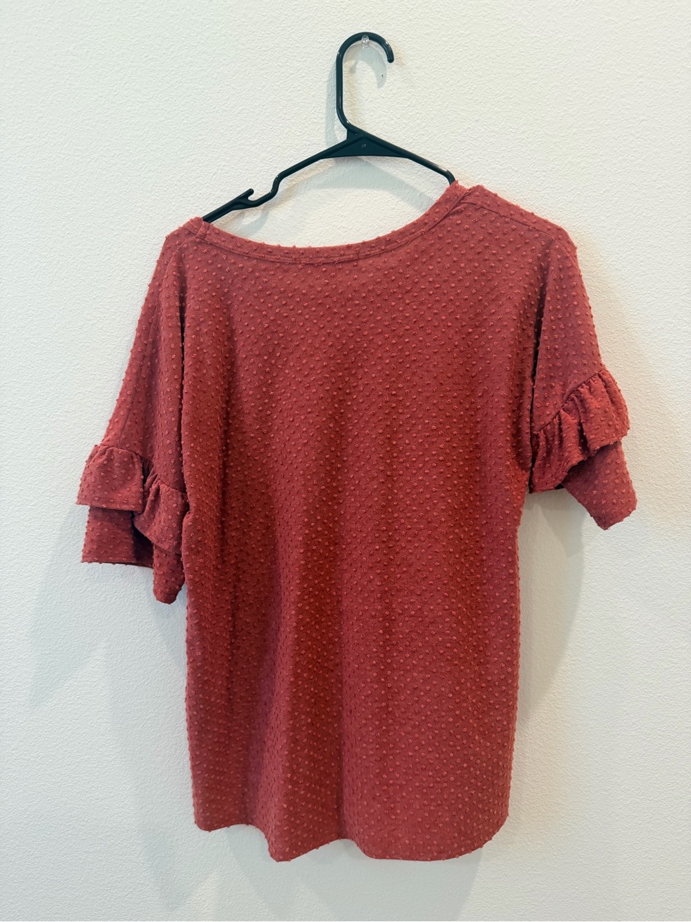 Women's Rust Short Sleeve Textured Ruffle Tee - Picture 2 of 3